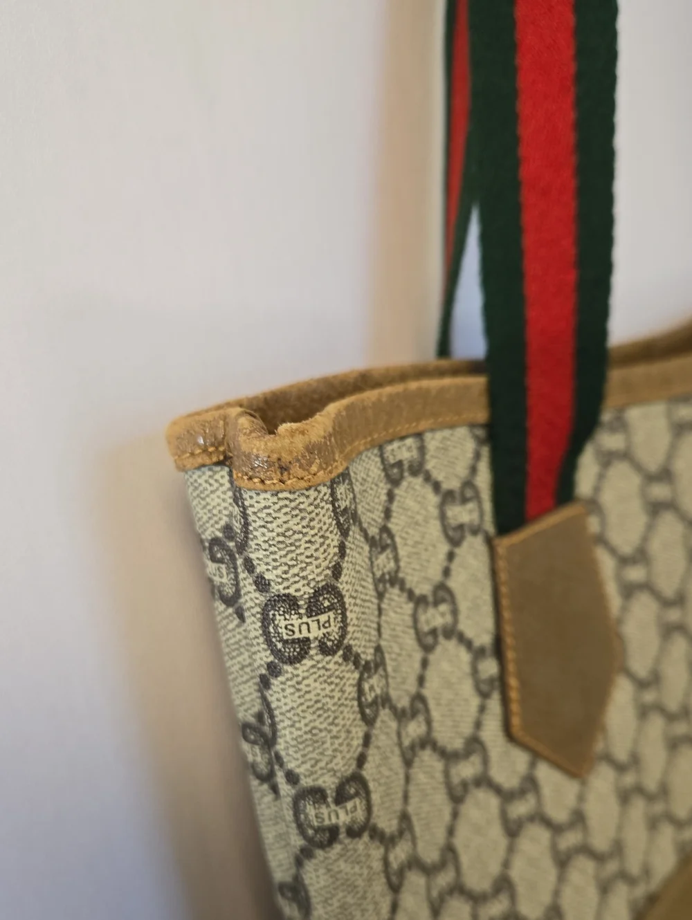 EUC Gucci Plus Vintage Beige GG Coate Canvas Tote with Sherry Line Handles